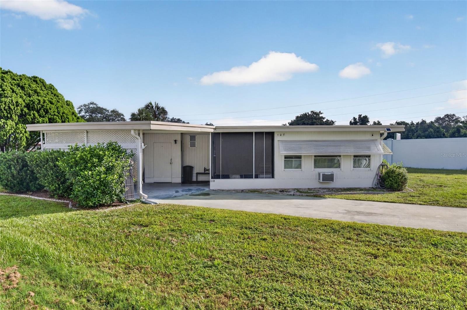 107 DIAMOND HEAD DRIVE