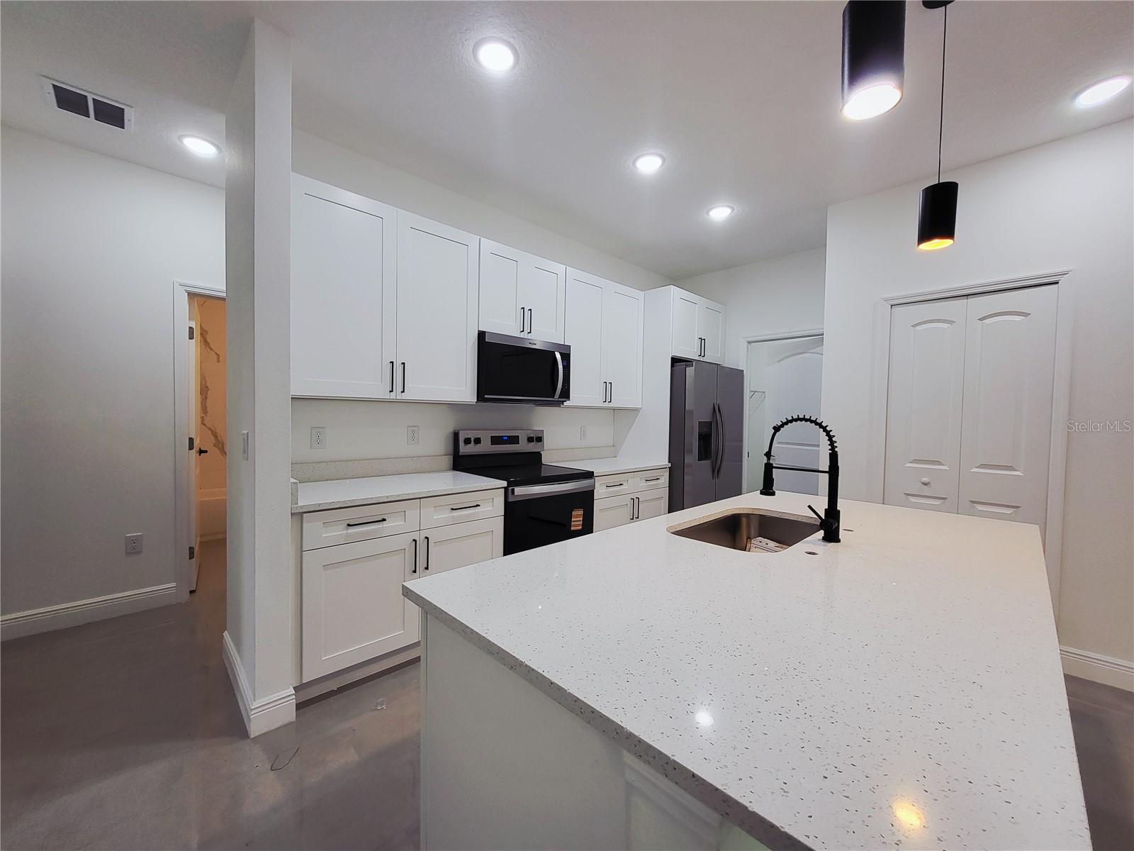 PORT MALABAR UNIT 18 LOT 9 BLK 946 - Residential