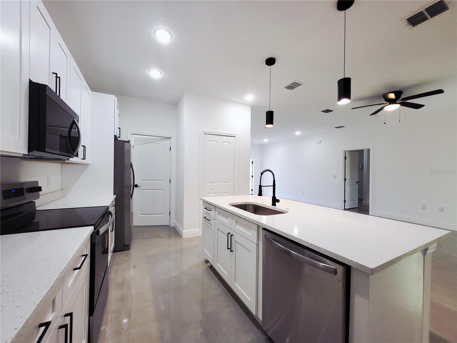 PORT MALABAR UNIT 18 LOT 9 BLK 946 - Residential