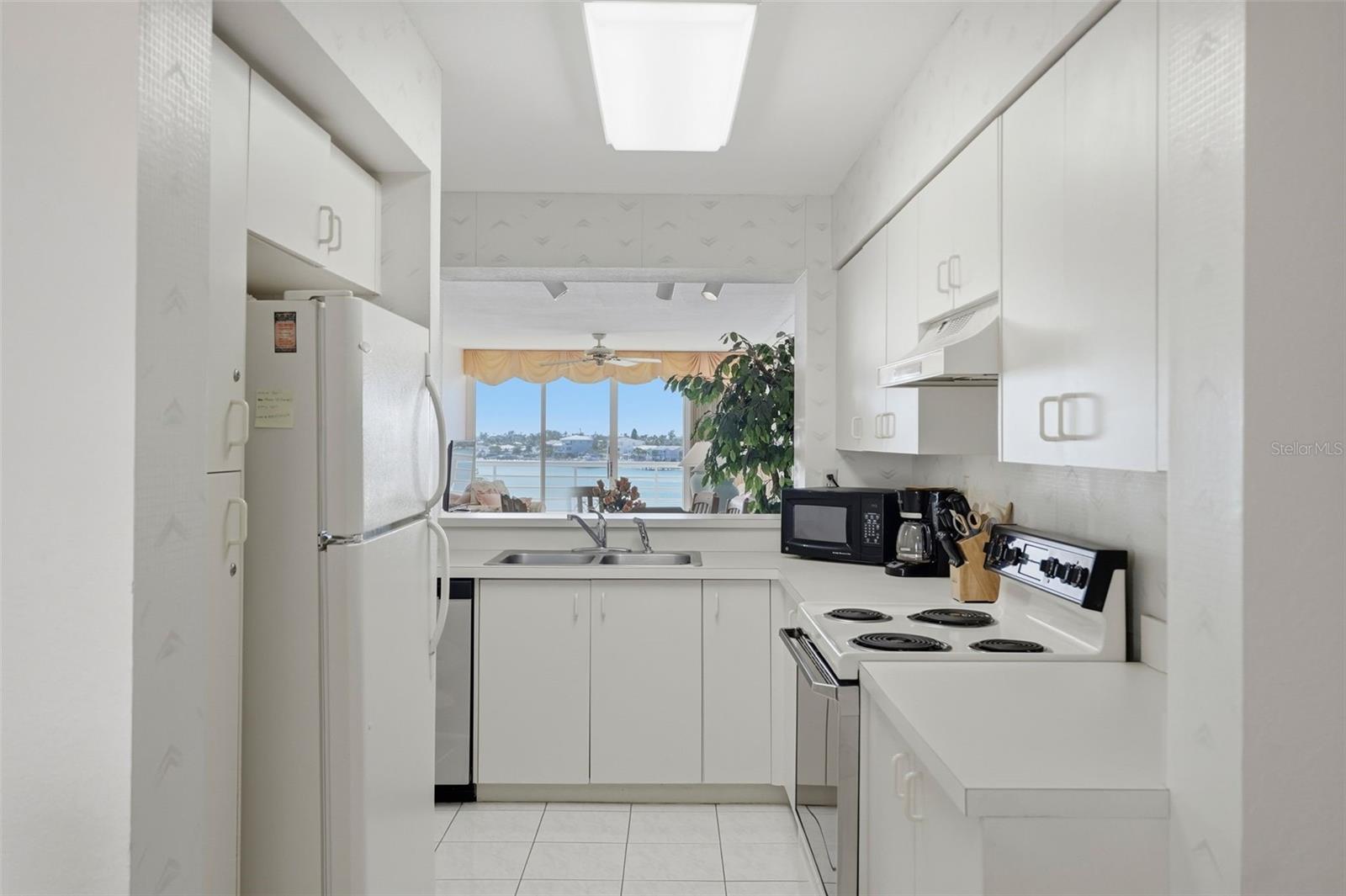 BAHIA VISTA UNIT II - Residential