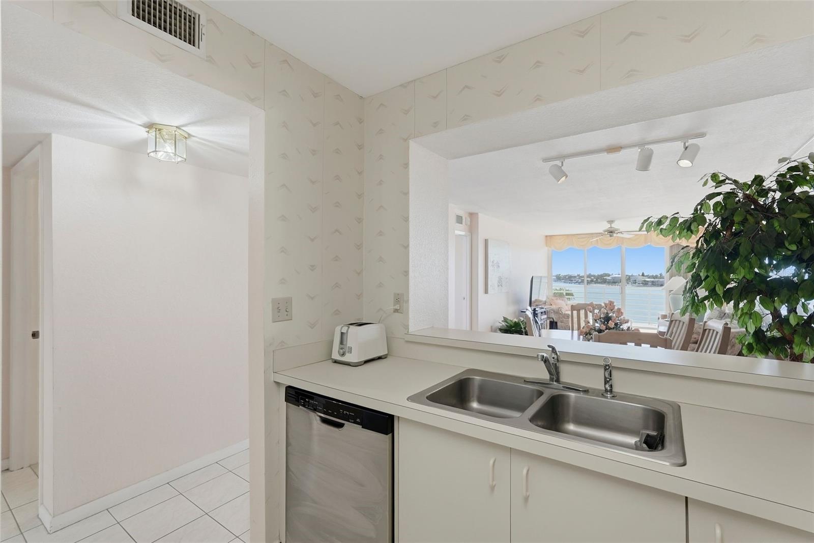 BAHIA VISTA UNIT II - Residential