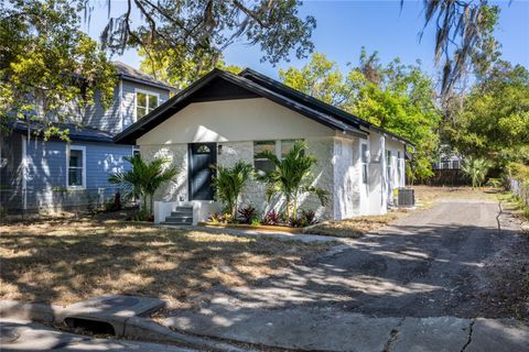 Photo of 418 NW 3rd Avenue, Gainesville, FL 32601 (MLS # GC539066)