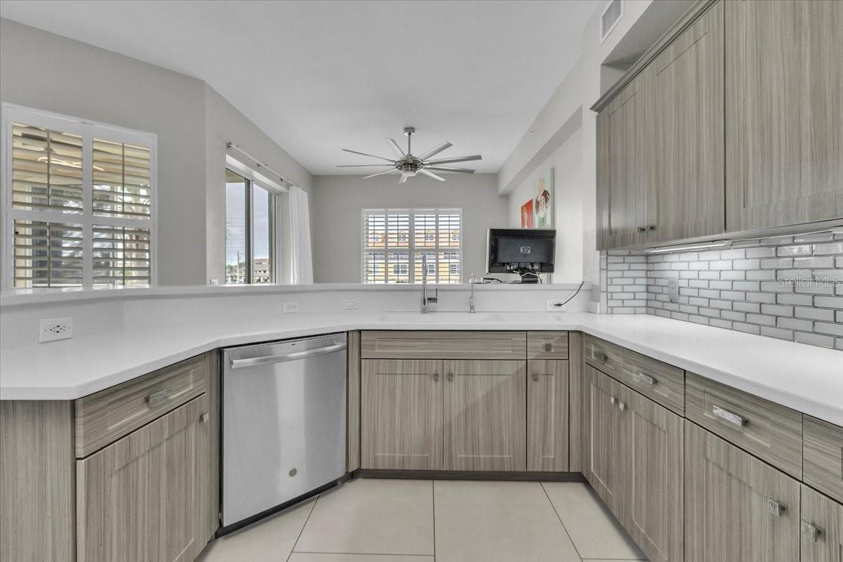 BREAKERS COURT - Residential