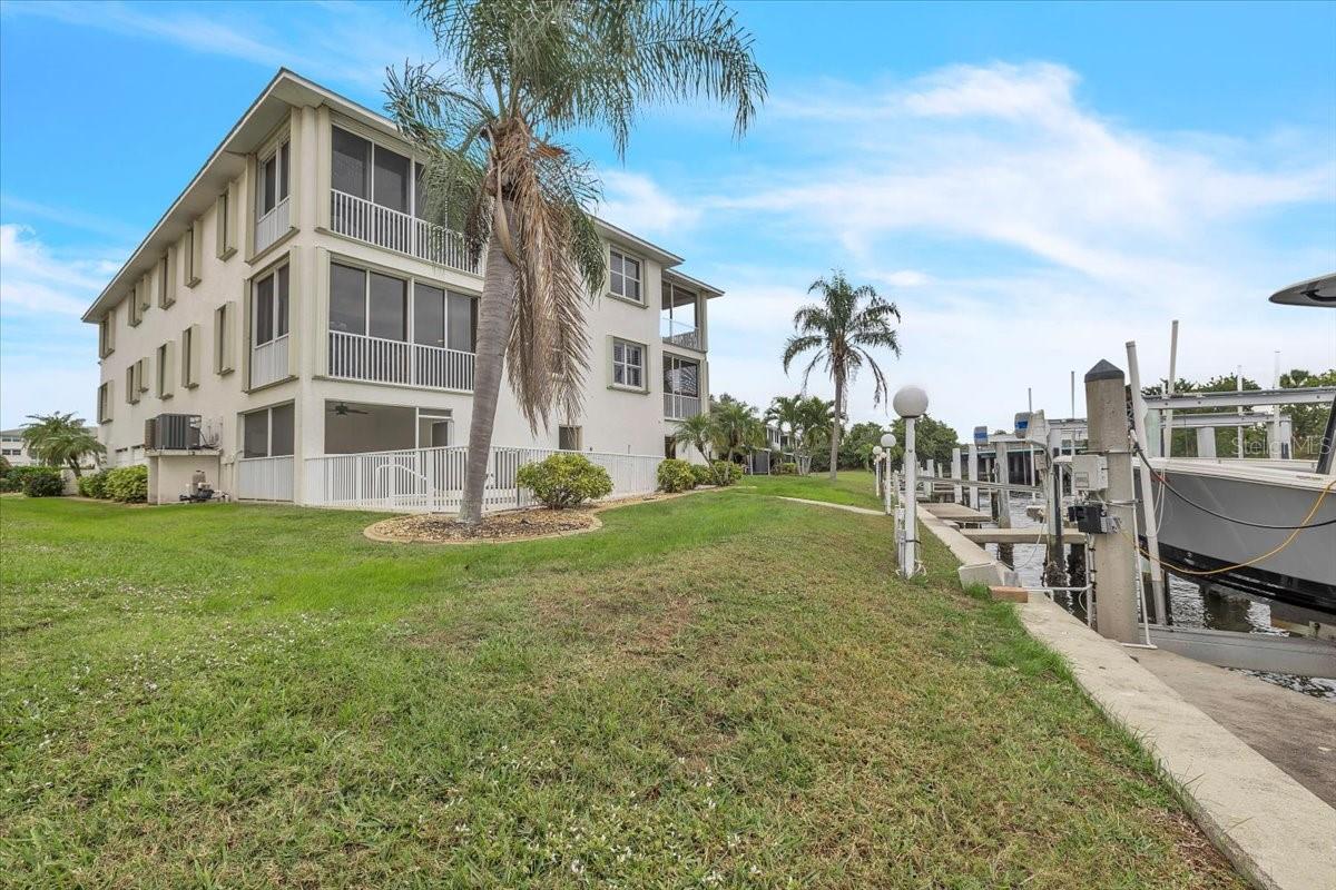 BREAKERS COURT - Residential