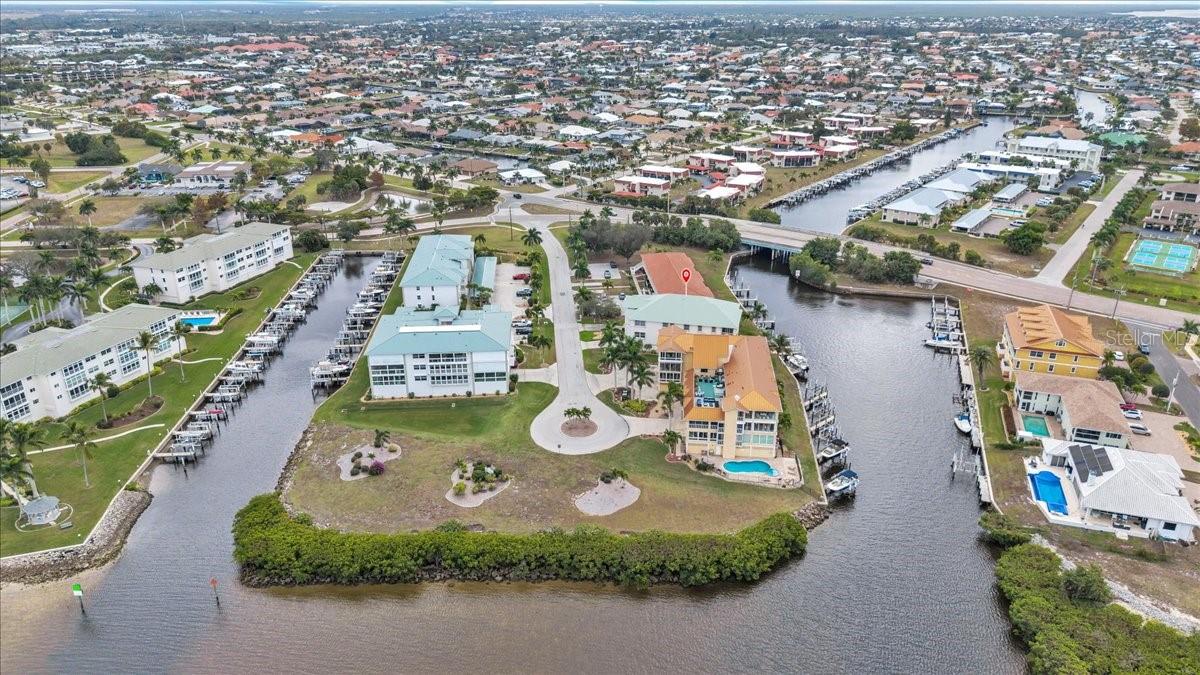 BREAKERS COURT - Residential