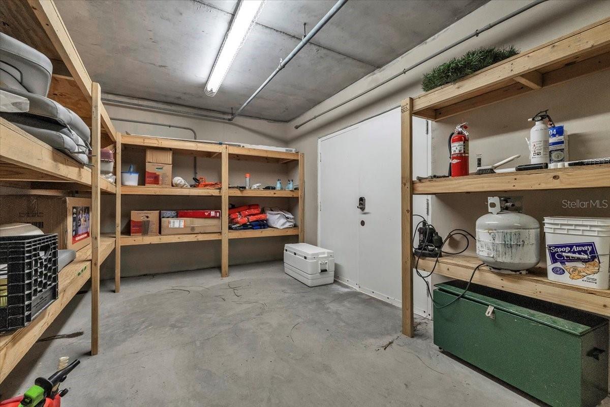 BREAKERS COURT - Residential