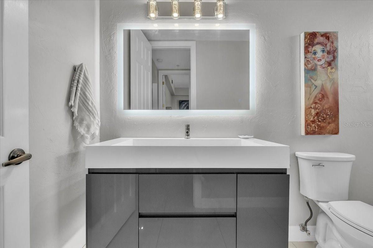 BREAKERS COURT - Residential