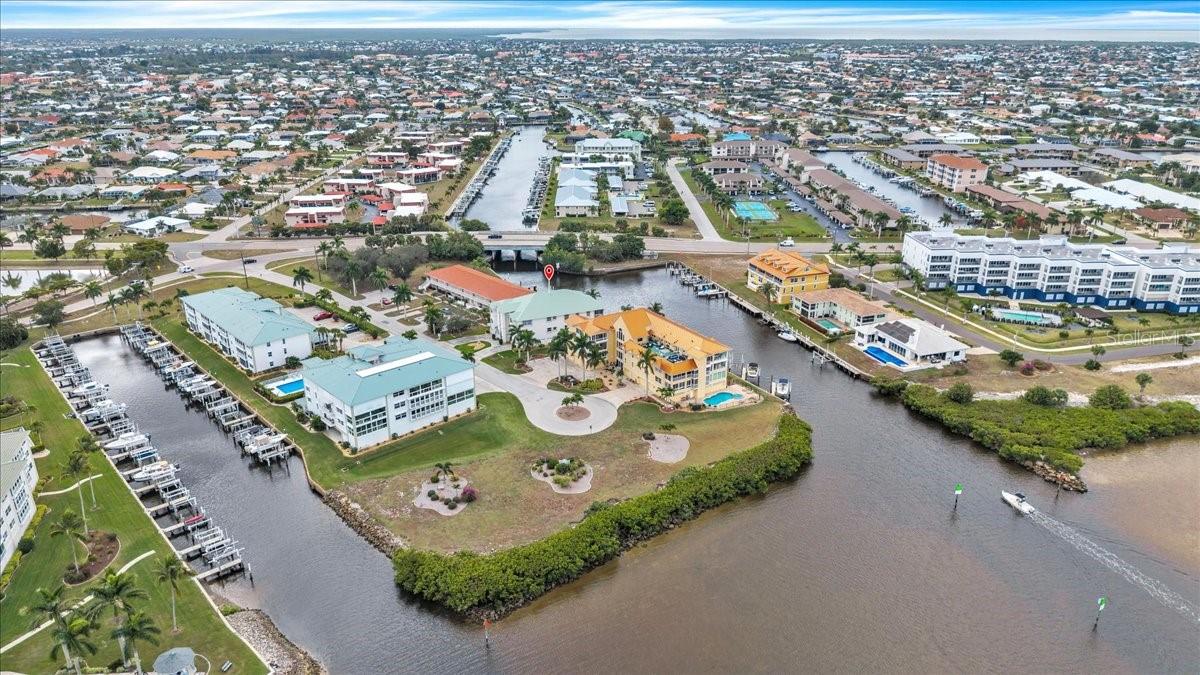 BREAKERS COURT - Residential