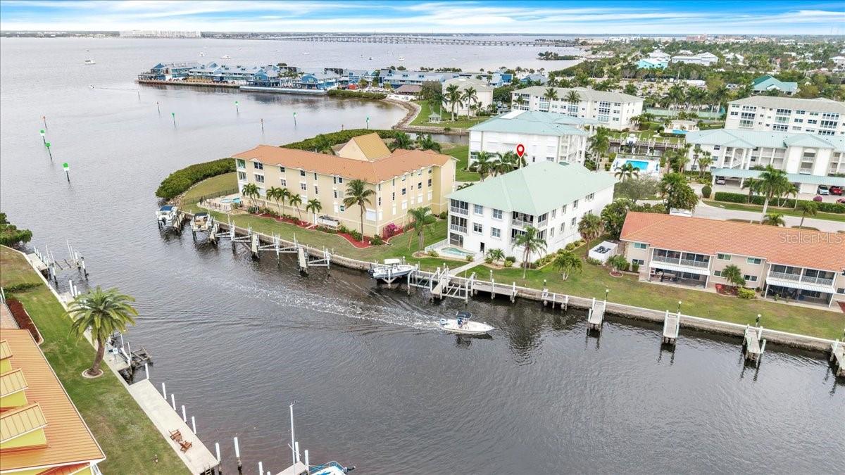 BREAKERS COURT - Residential