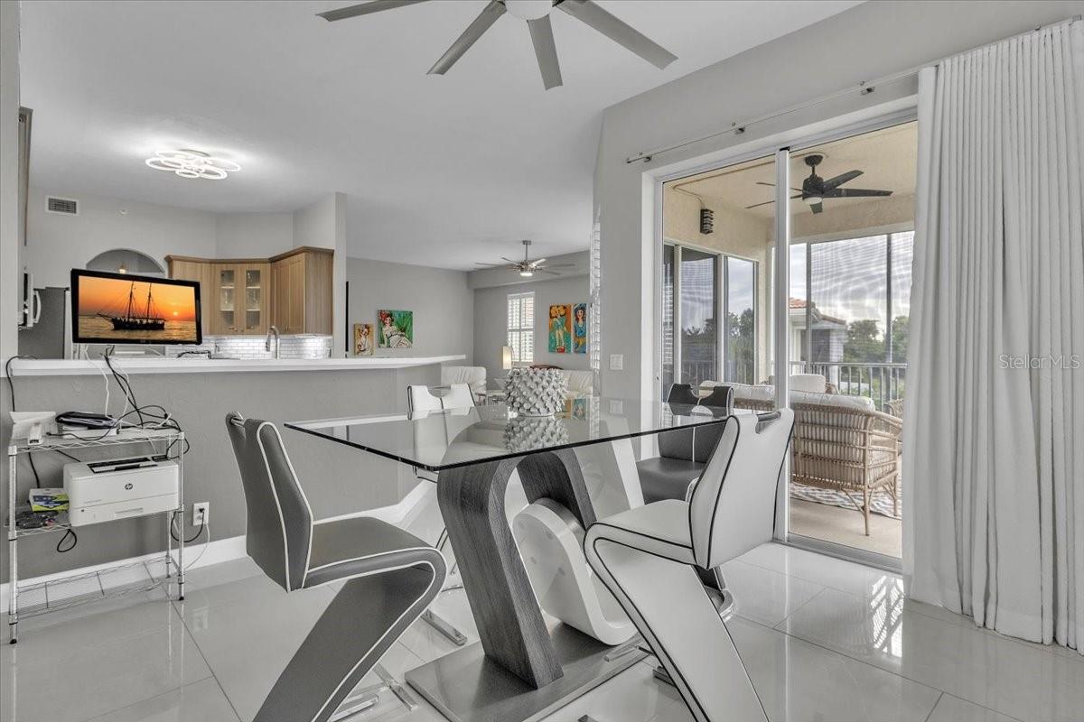 BREAKERS COURT - Residential