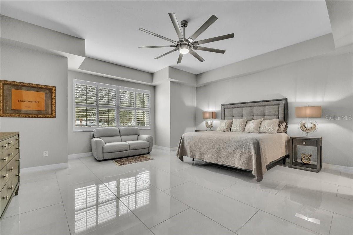 BREAKERS COURT - Residential