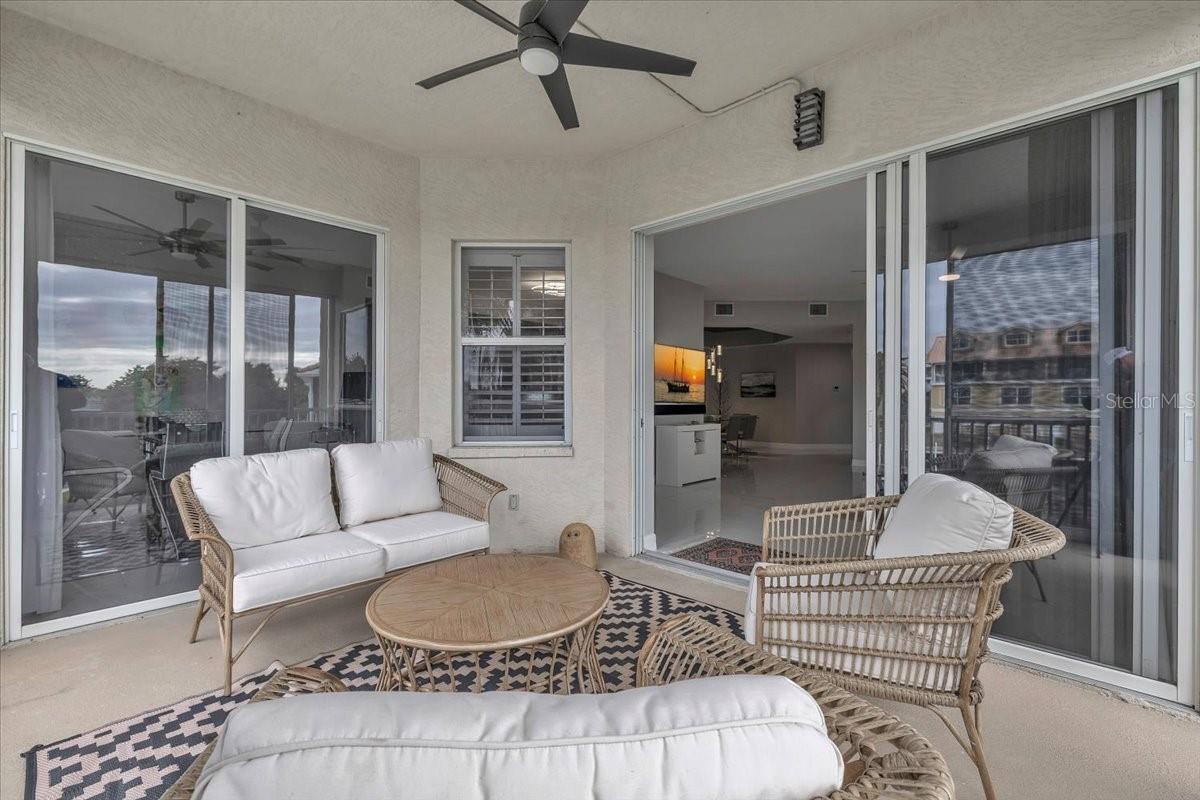 BREAKERS COURT - Residential