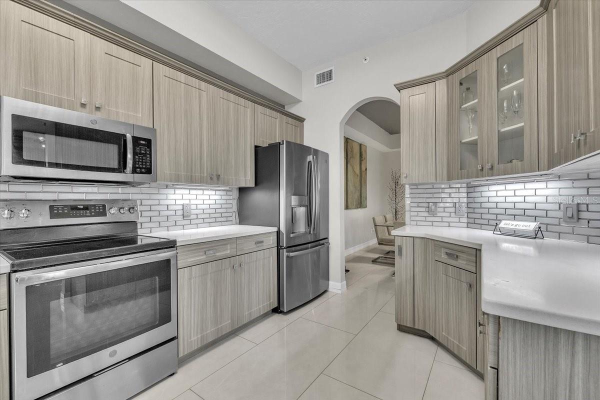 BREAKERS COURT - Residential