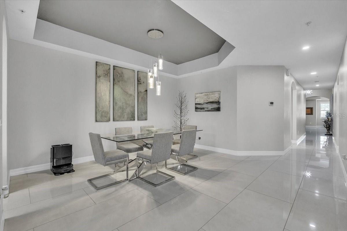 BREAKERS COURT - Residential