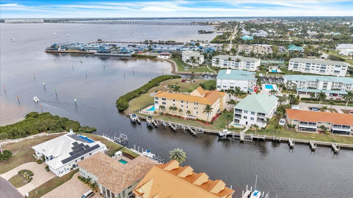 BREAKERS COURT - Residential