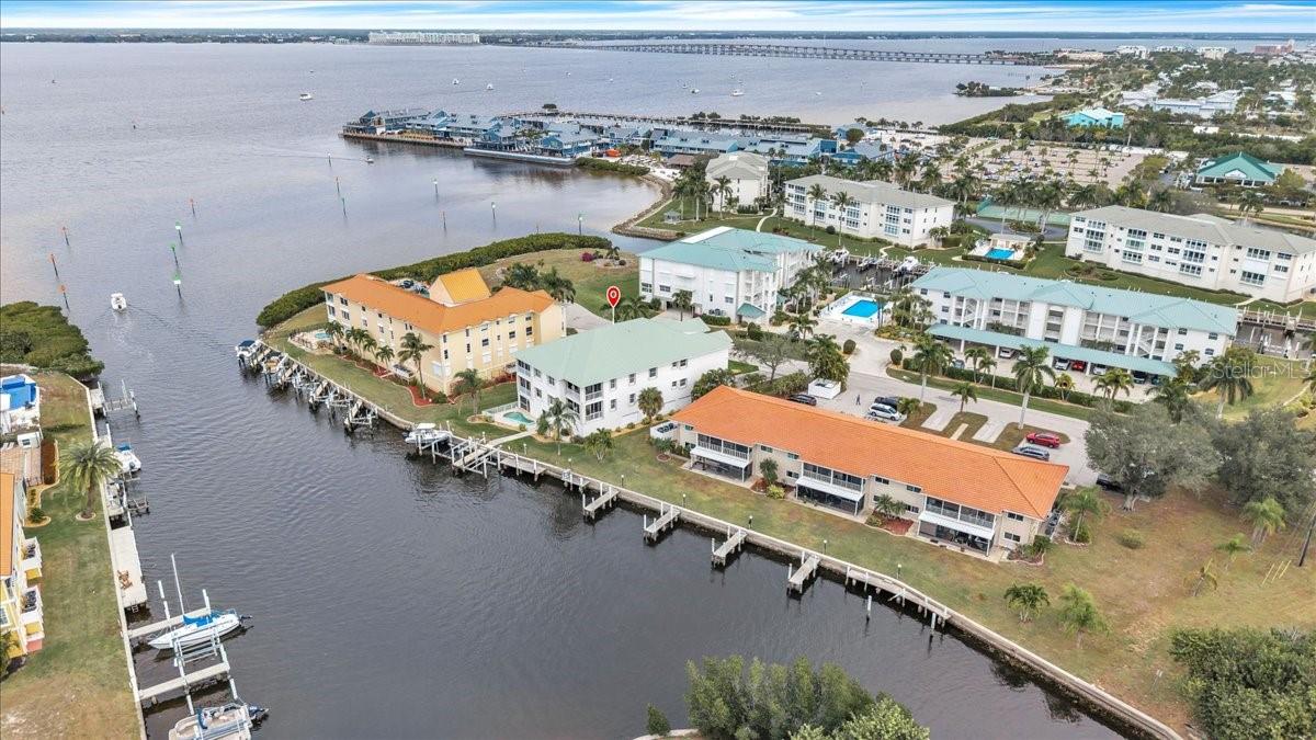 BREAKERS COURT - Residential