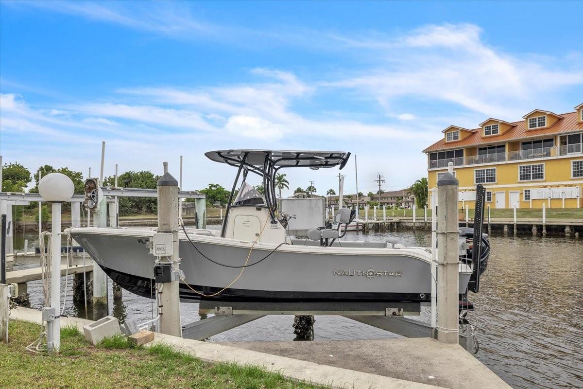 BREAKERS COURT - Residential