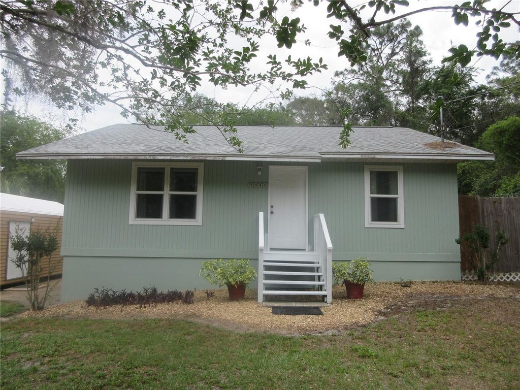 Photo of 5949 SE 164th Court, Ocklawaha, FL 32179 (MLS # OM701262)