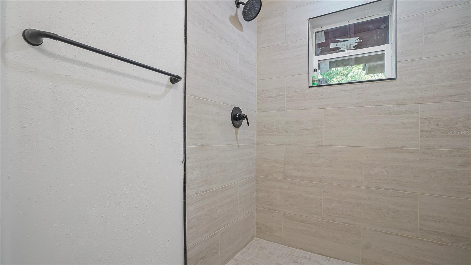 ROBINSWOOD HILLS - Residential Lease