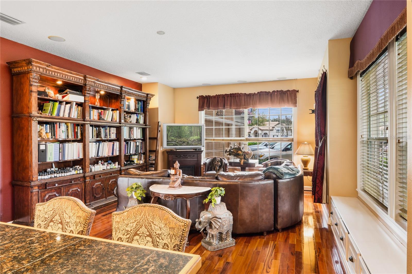 LAKE MARKHAM PRESERVE - Residential