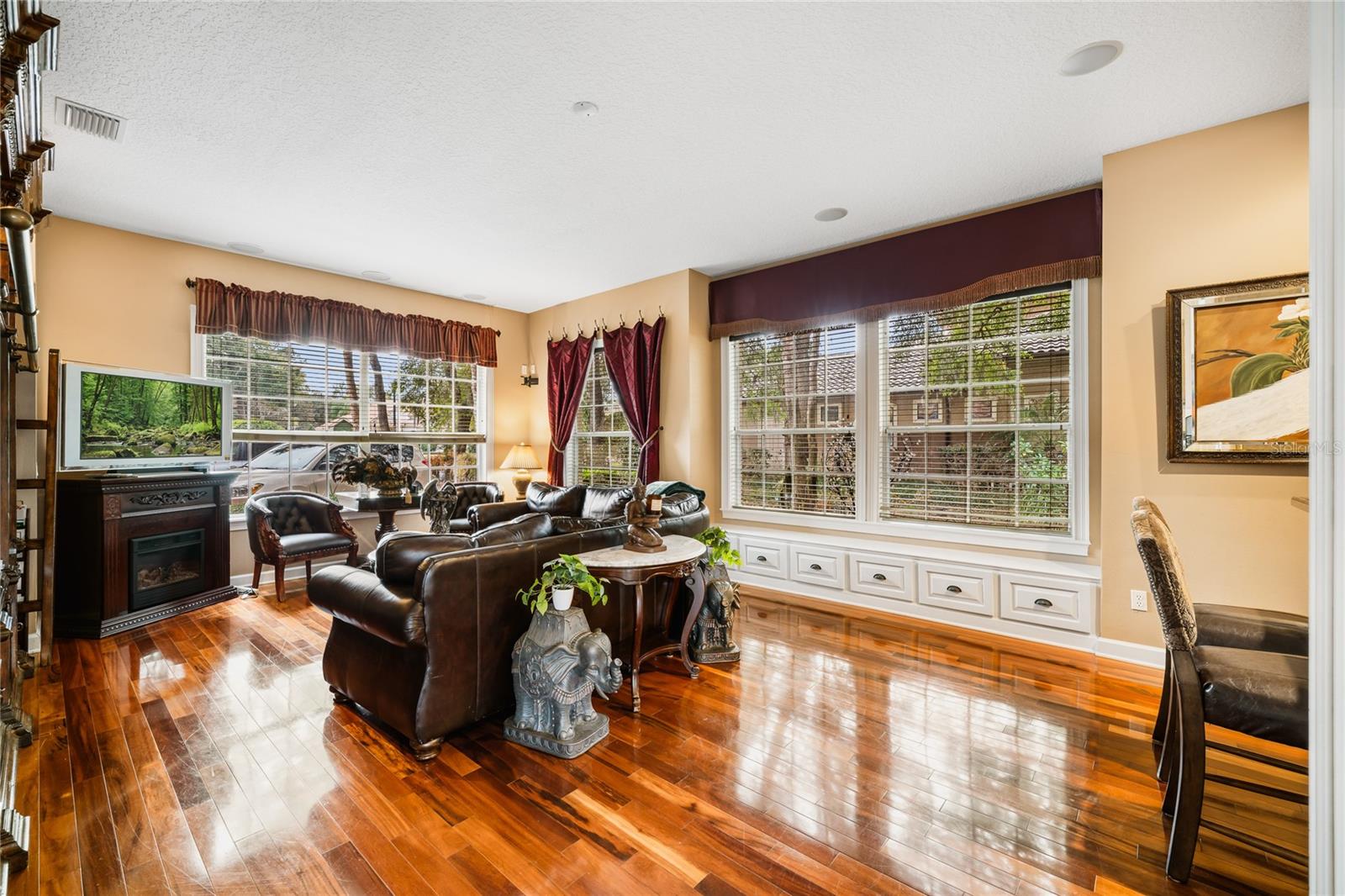 LAKE MARKHAM PRESERVE - Residential