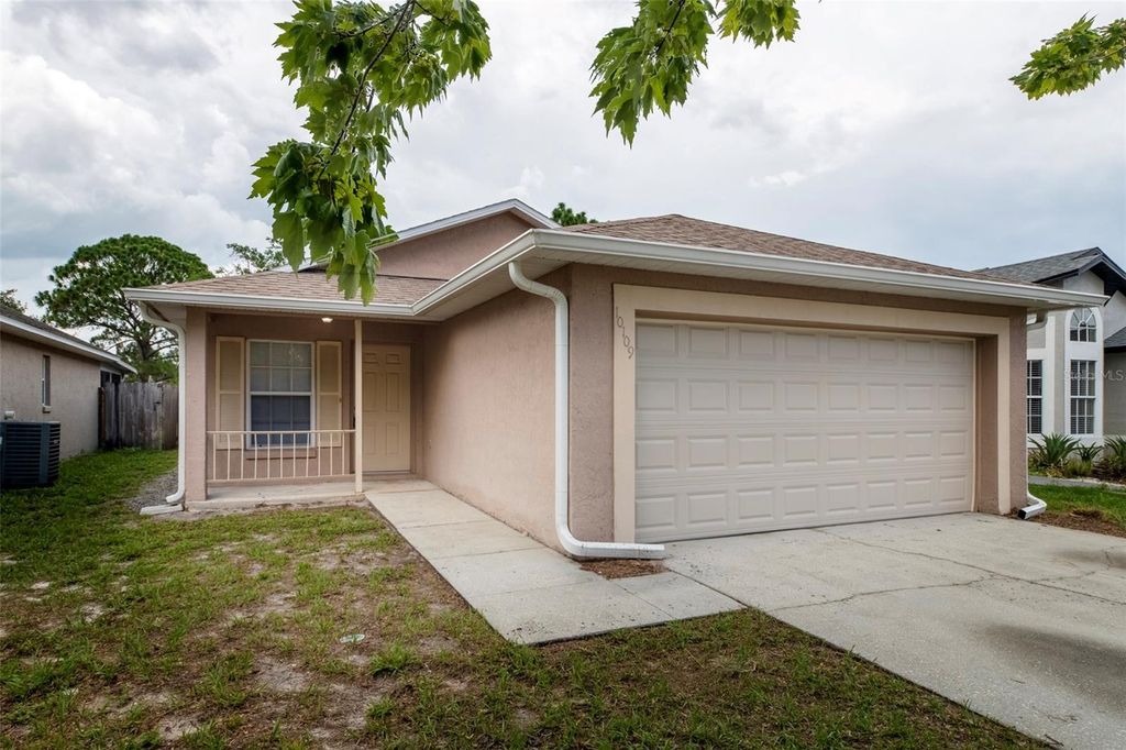 Photo of 10109 Vista Cove Lane, Orlando, FL 32825 (MLS # O6409464)