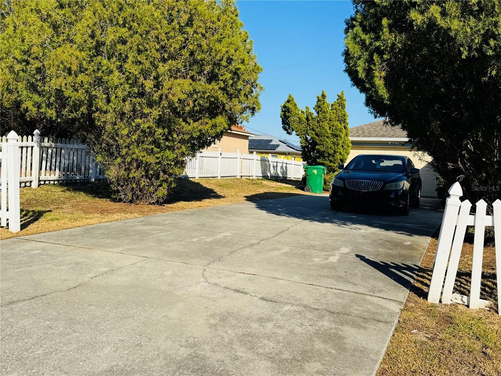 Photo of 6020 Lake Ruth Drive E, Dundee, FL 33838 (MLS # S5143652)