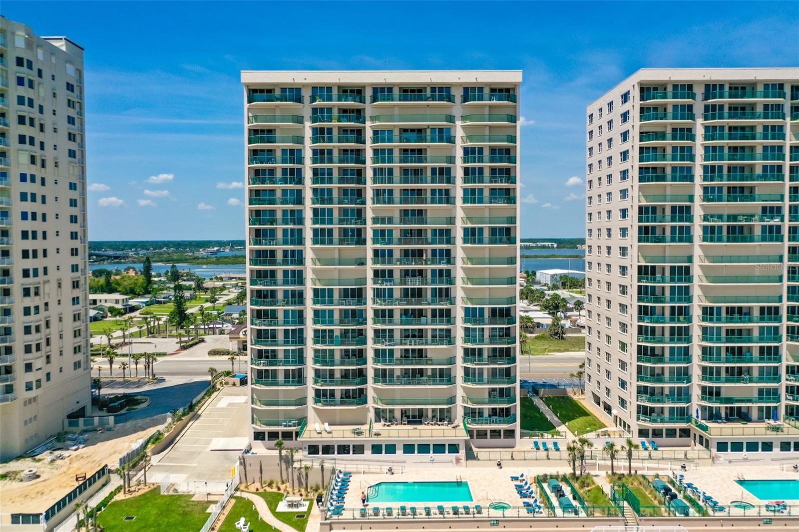 DIMUCCI TWIN TOWERS N & S - Residential
