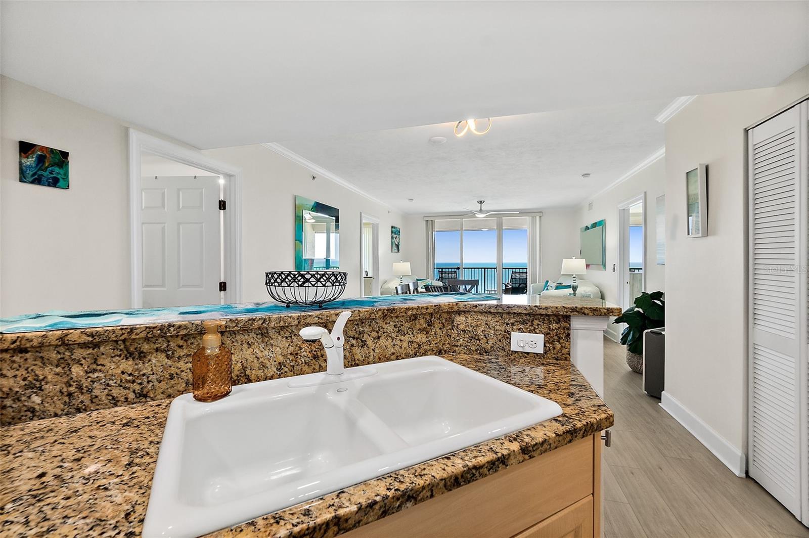 DIMUCCI TWIN TOWERS N & S - Residential