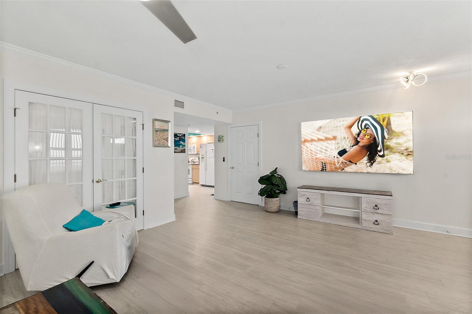 DIMUCCI TWIN TOWERS N & S - Residential