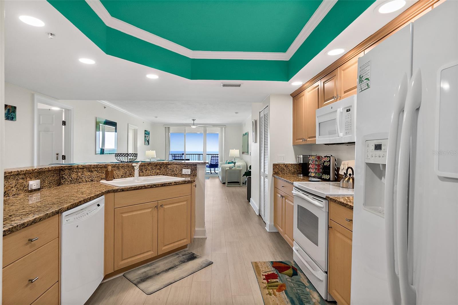DIMUCCI TWIN TOWERS N & S - Residential