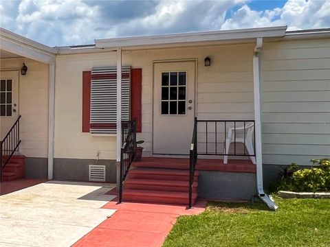 A home in ELLENTON