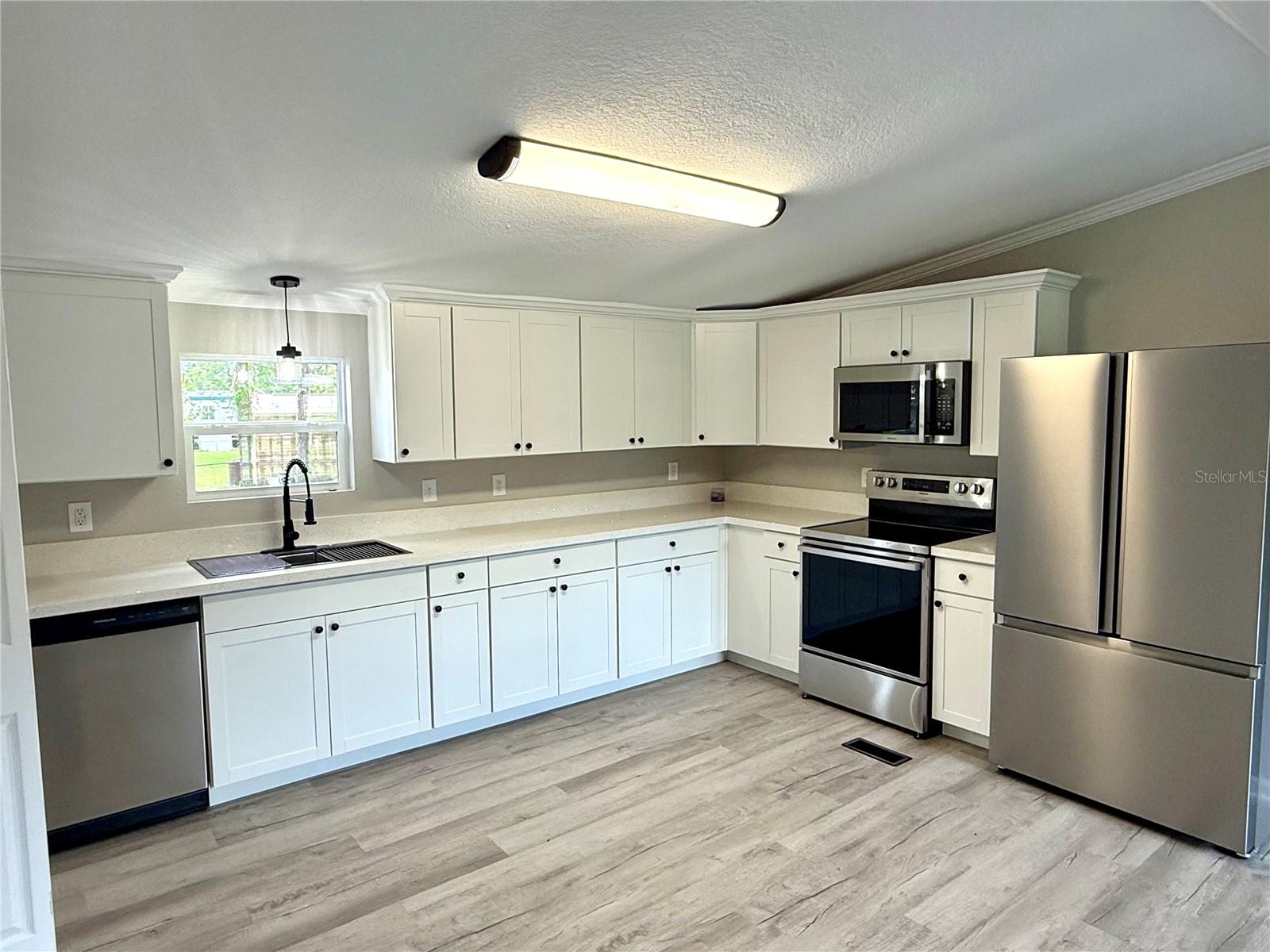 6611 GLEN MEADOW LOOP