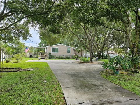 A home in GIBSONTON