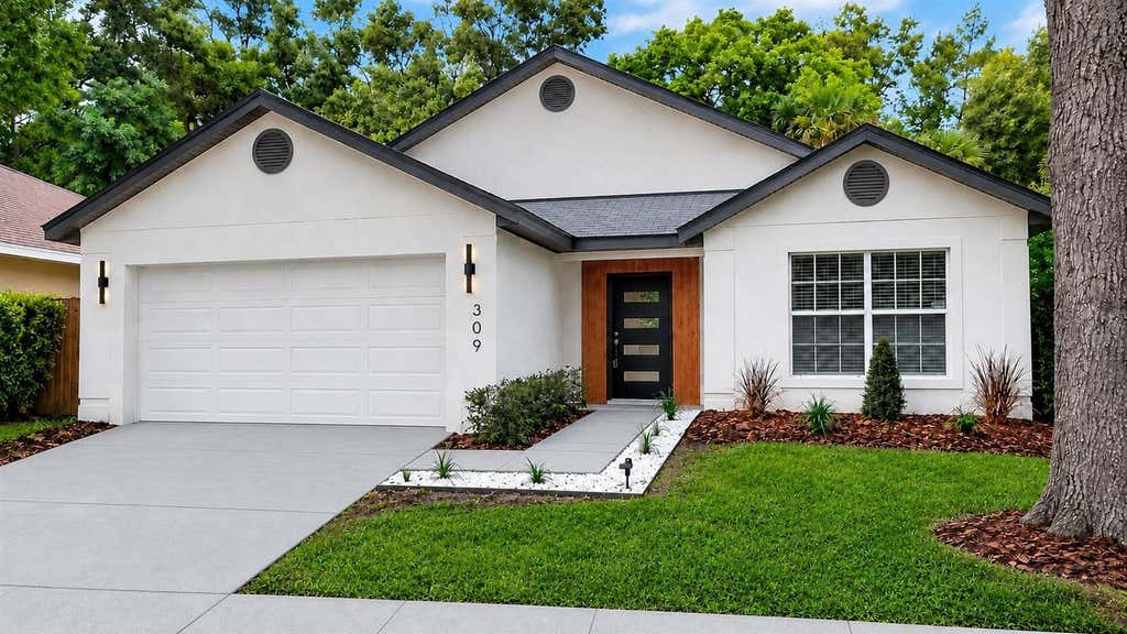 Photo of 309 Bay Street, Apopka, FL 32712 (MLS # O6433368)