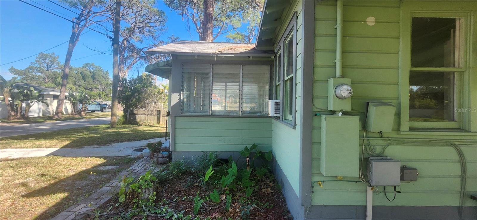 UZZLES ADD UNREC - Residential