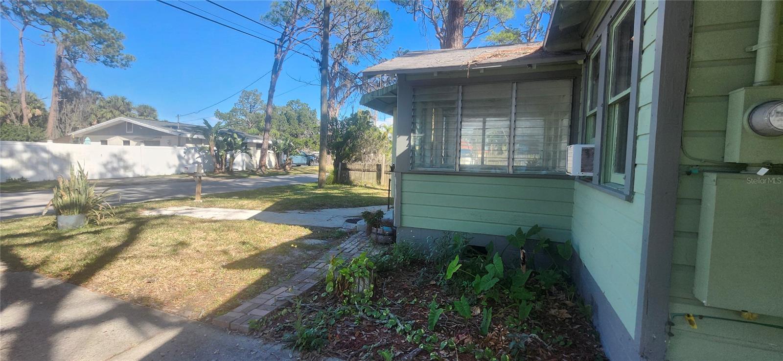 UZZLES ADD UNREC - Residential