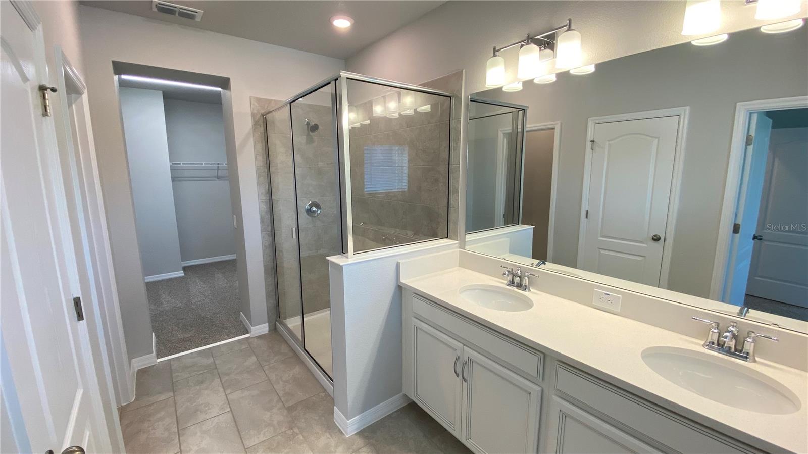 LAKE MDW LNDG - Residential Lease