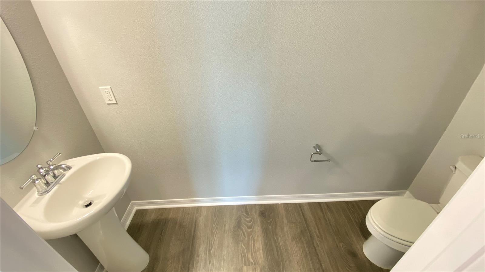 LAKE MDW LNDG - Residential Lease