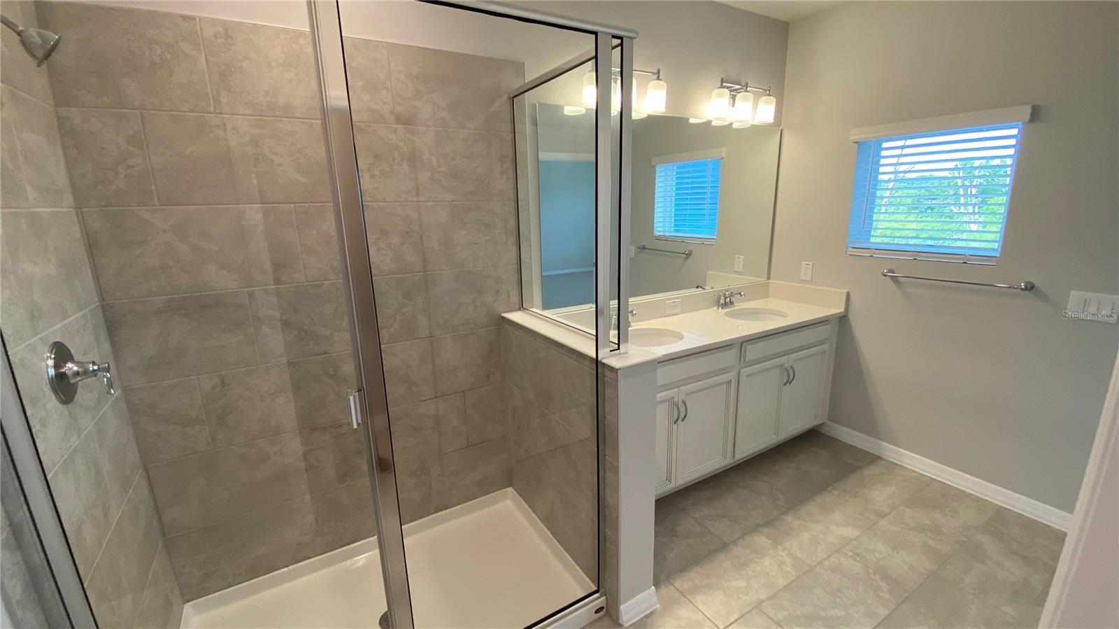 LAKE MDW LNDG - Residential Lease