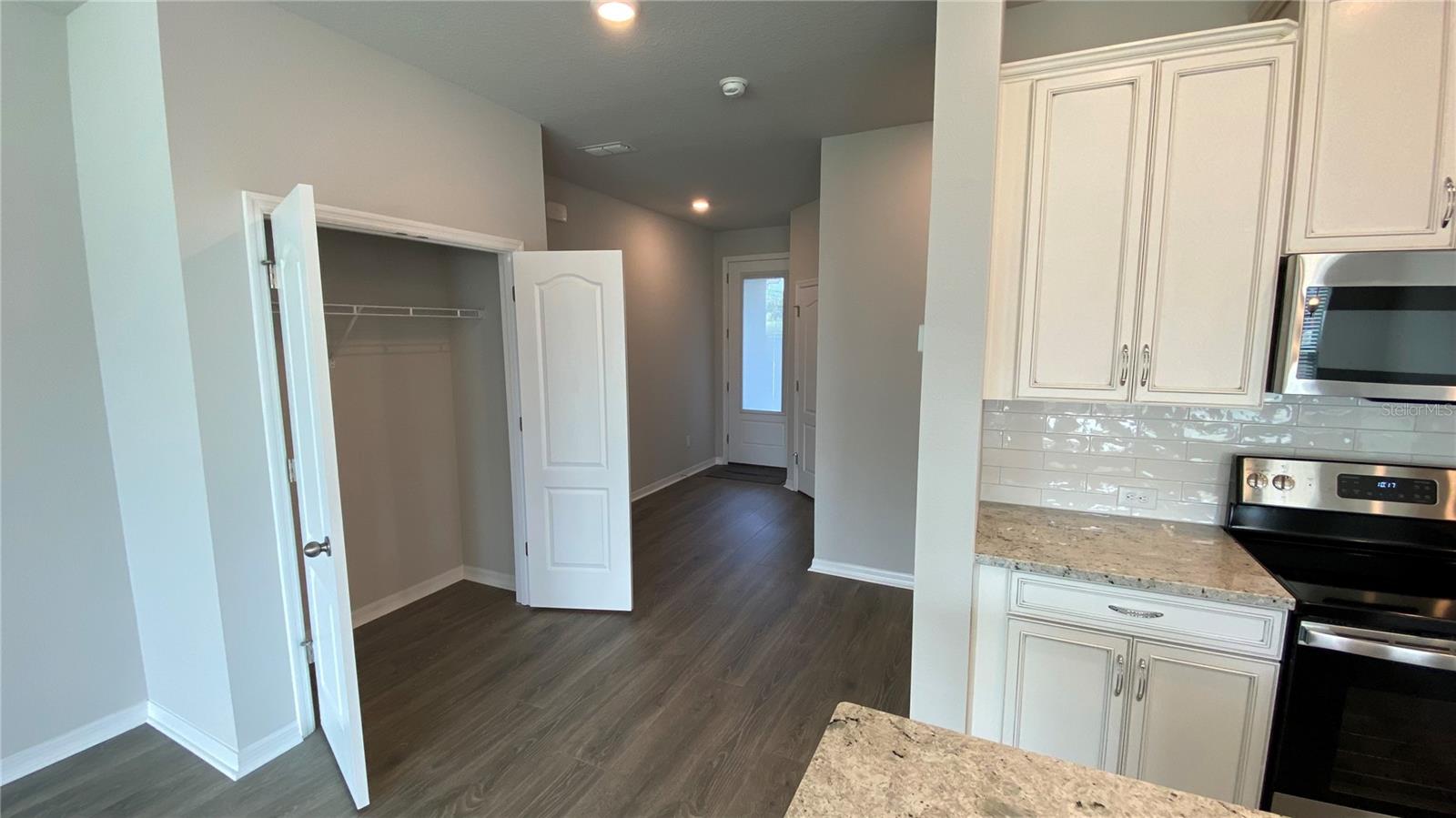 LAKE MDW LNDG - Residential Lease