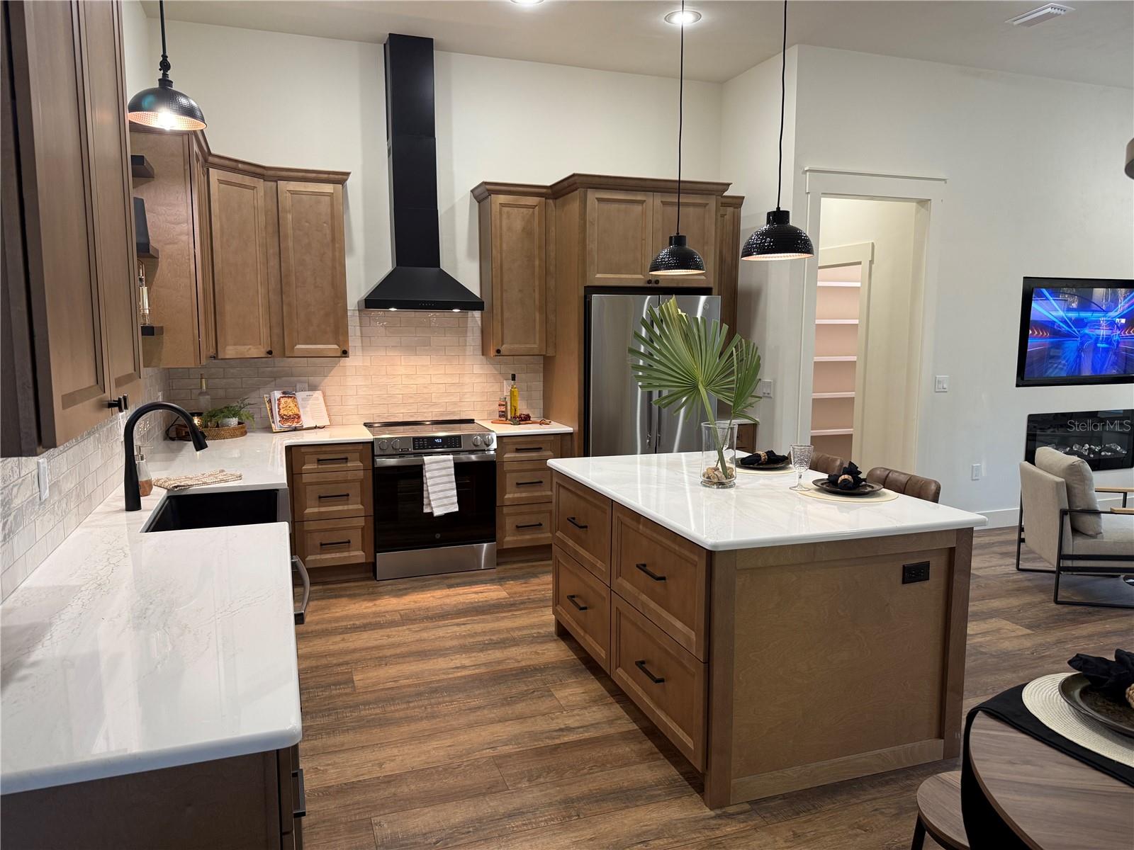 G M WHETSTONE ESTATE ADD TO H S - Residential