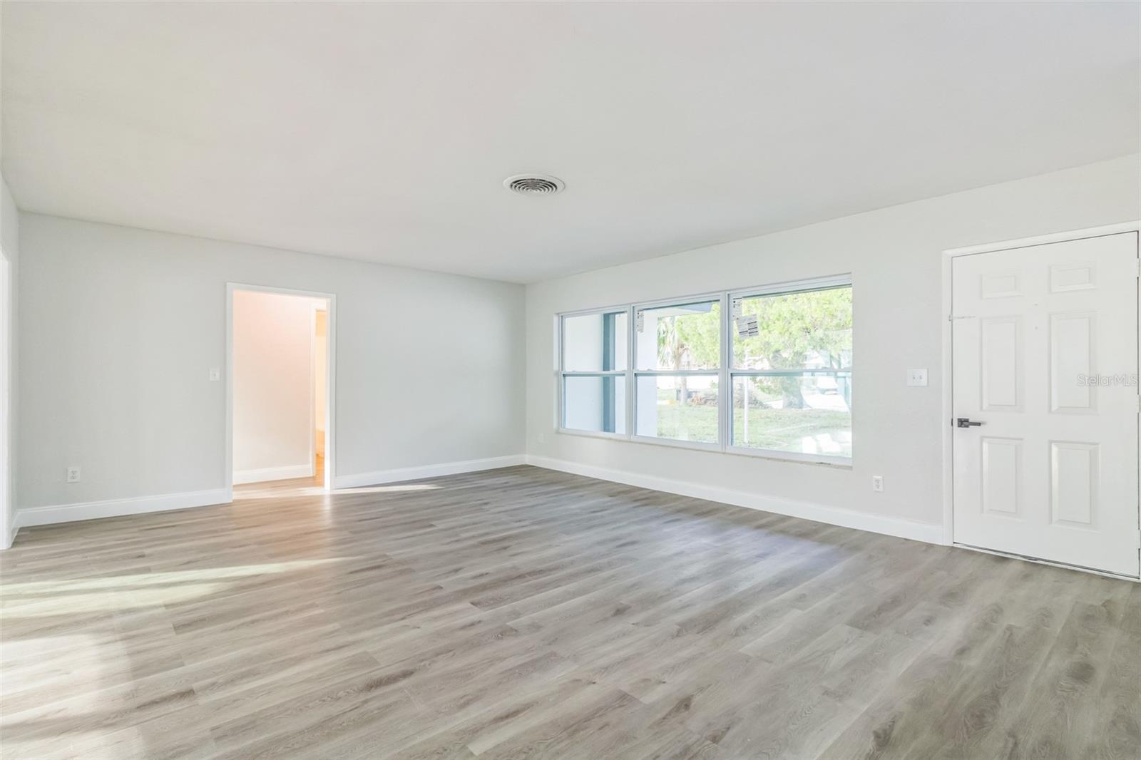 1845 SKYLAND DRIVE