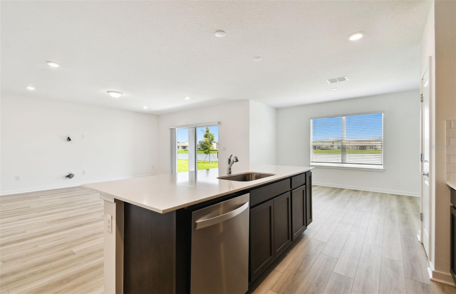 10537 HIDDEN BANKS GLEN