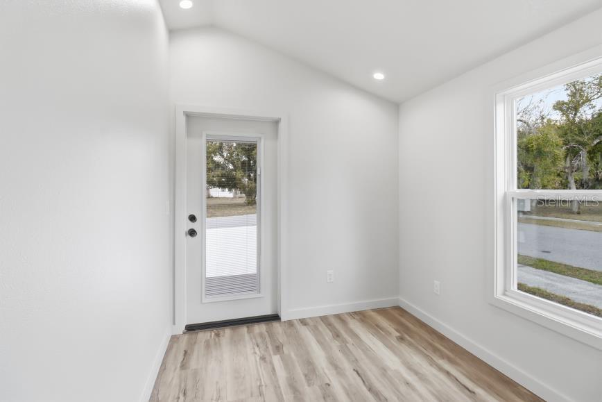 MILTON SQUARE - Residential