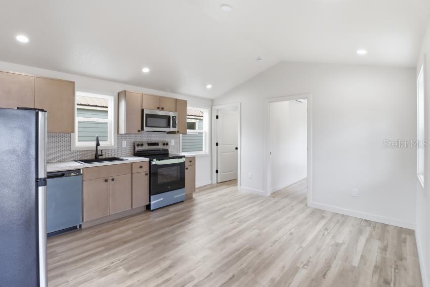 MILTON SQUARE - Residential