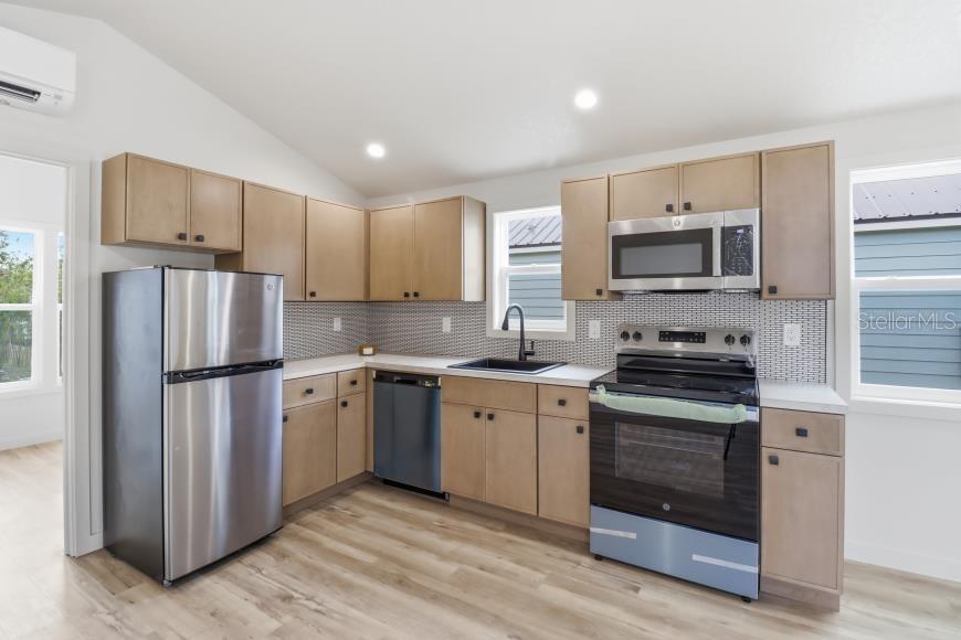 MILTON SQUARE - Residential