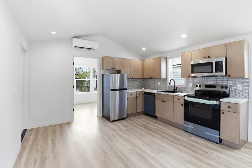 MILTON SQUARE - Residential