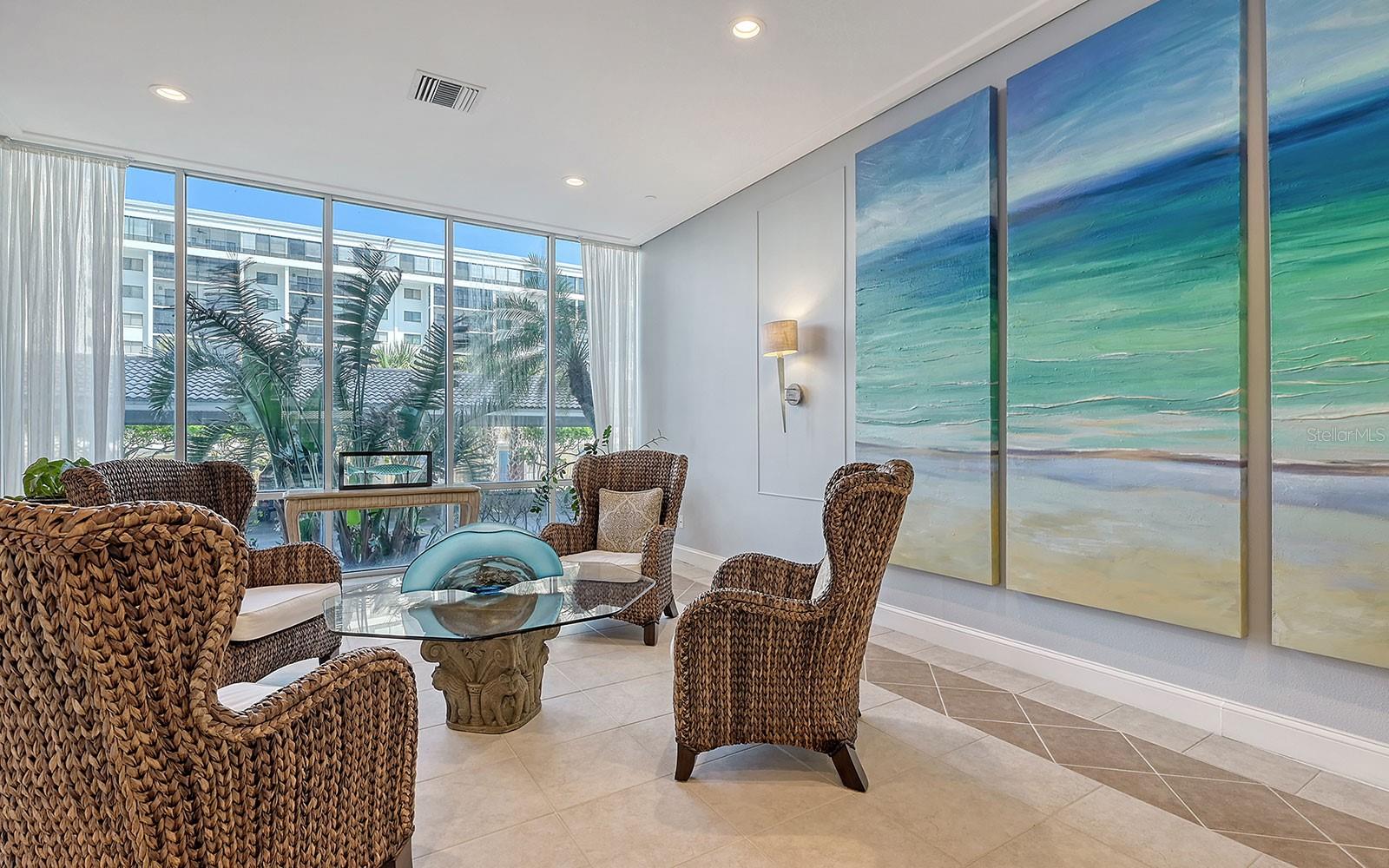 LIDO BEACH CLUB - Residential