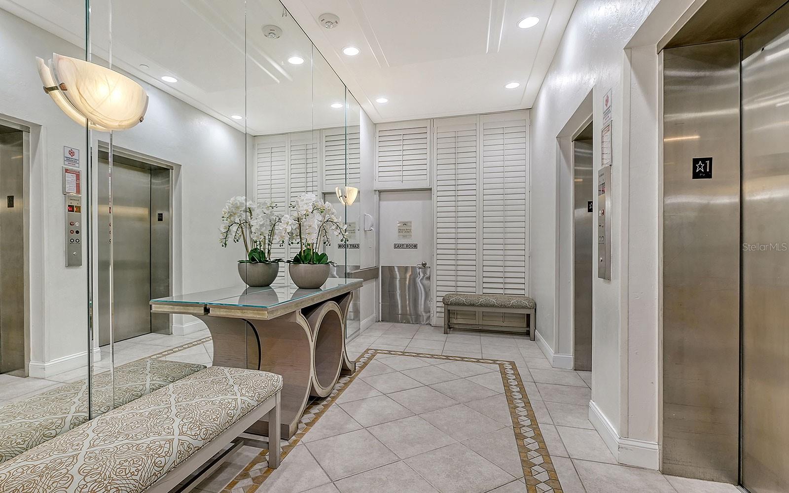 LIDO BEACH CLUB - Residential